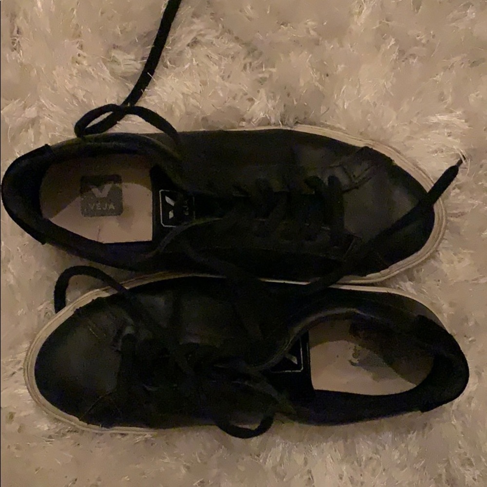 Pre loved VEJA Esplanade Sneaker size 9